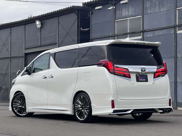 Toyota Alphard 5