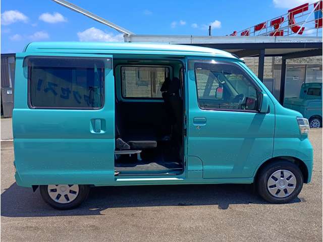Daihatsu Hijet Cargo 6