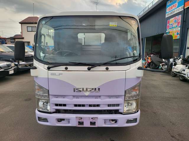 Isuzu Elf 2