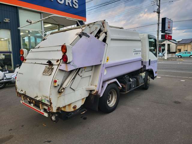 Isuzu Elf 7