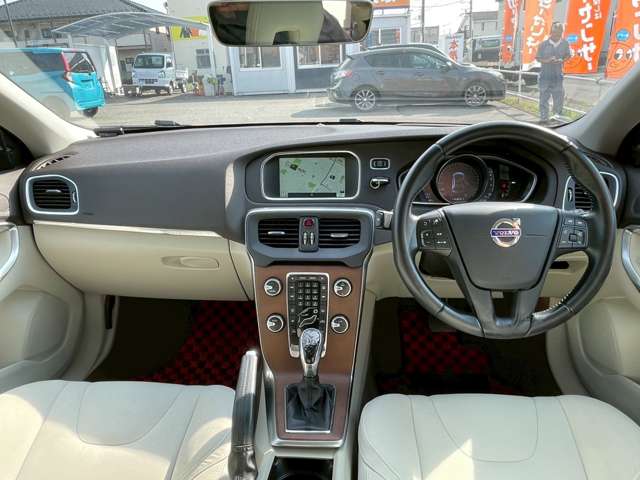 Volvo V40 Cross Country 4