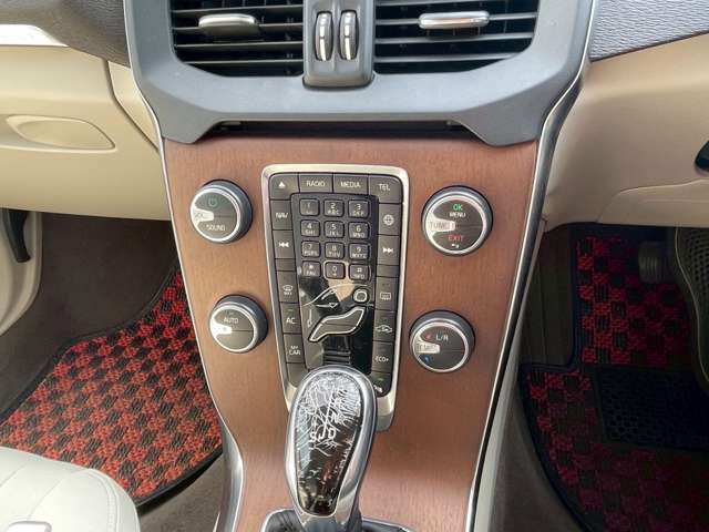 Volvo V40 Cross Country 10