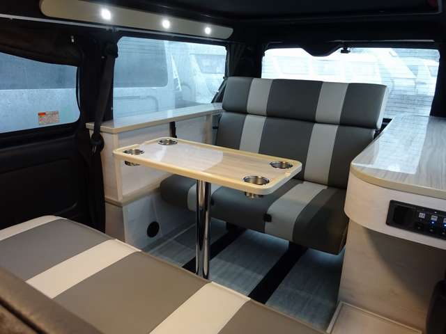 Toyota Hiace Van 2