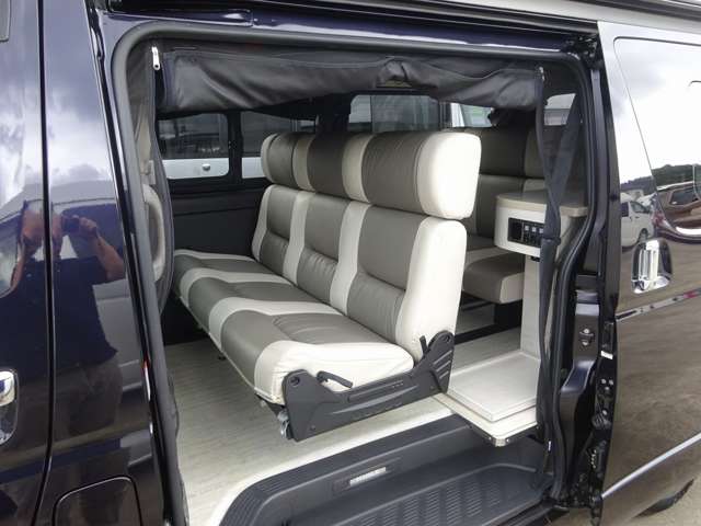 Toyota Hiace Van 3