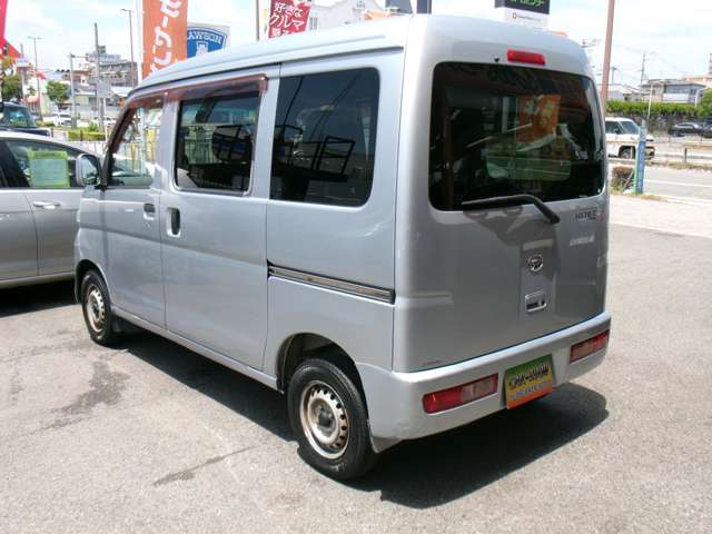 Daihatsu Hijet Cargo 11