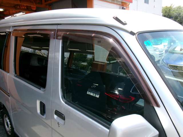 Daihatsu Hijet Cargo 12