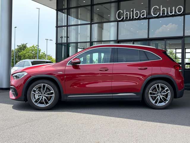 Mercedes-Benz GLA-Class 4
