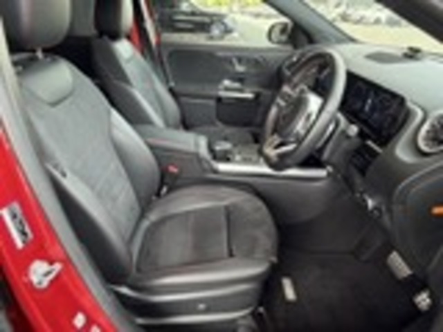 Mercedes-Benz GLA-Class 9