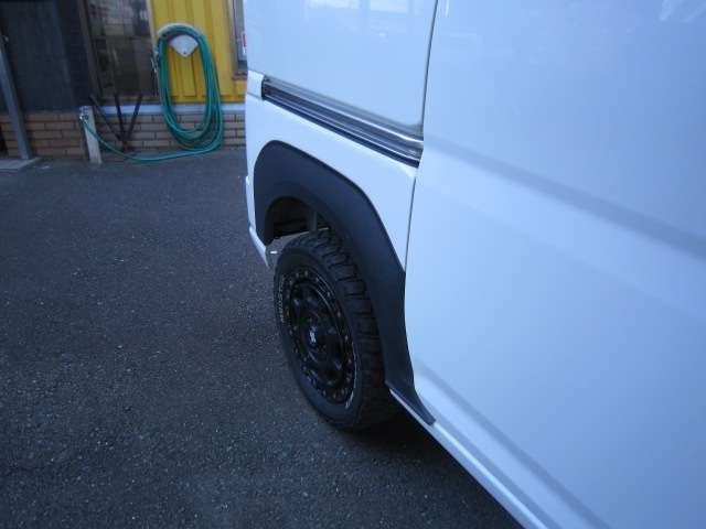 Daihatsu Hijet Cargo 8