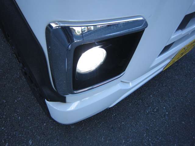 Daihatsu Hijet Cargo 10