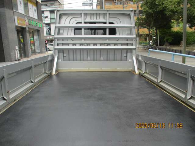 Mazda Bongo Truck 11
