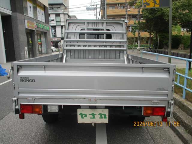 Mazda Bongo Truck 9