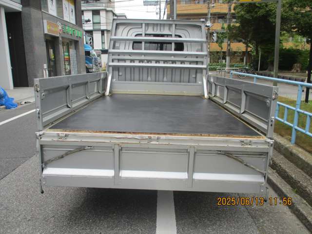 Mazda Bongo Truck 10