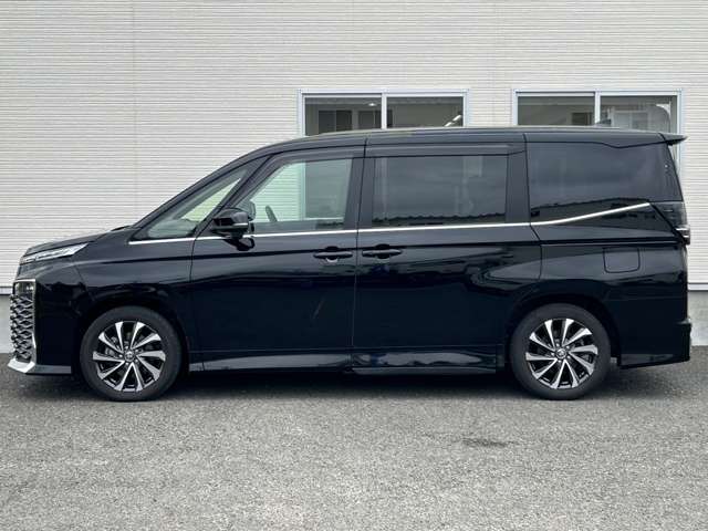 Toyota Voxy 11
