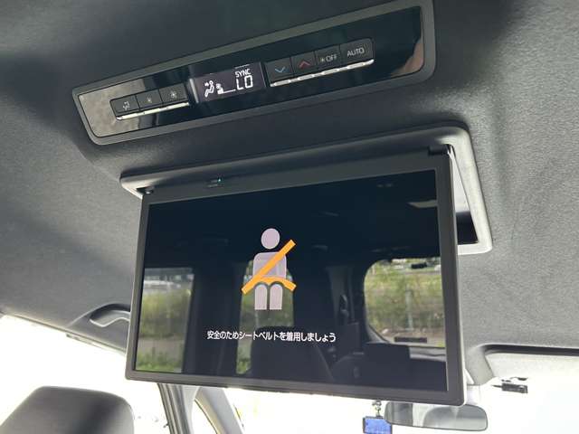 Toyota Voxy 5