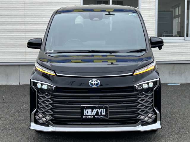 Toyota Voxy 8