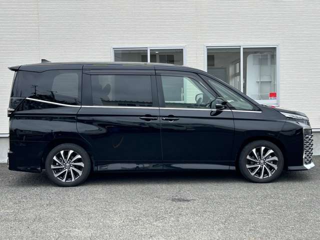 Toyota Voxy 10
