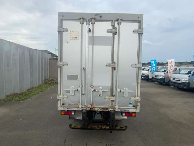 Mitsubishi Fuso Canter 7