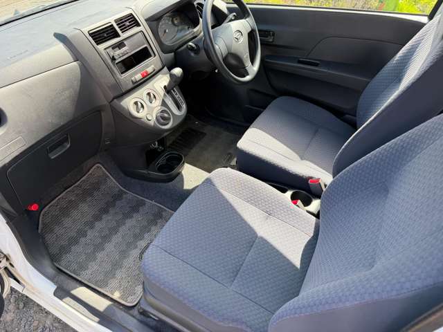 Daihatsu Mira 11