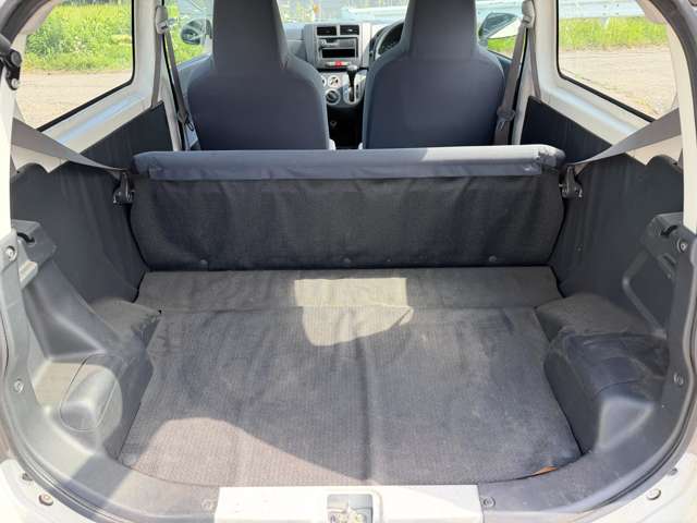 Daihatsu Mira 8