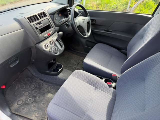 Daihatsu Mira 11