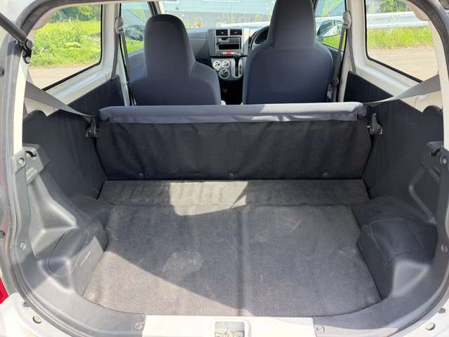 Daihatsu Mira 8