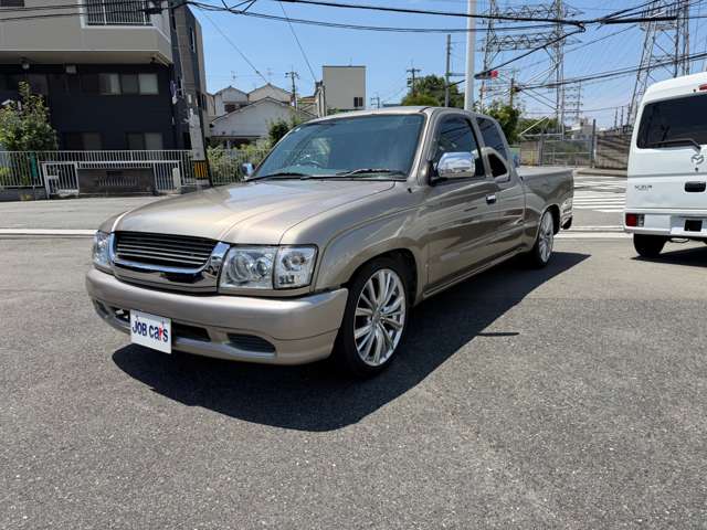 Toyota Hilux 2
