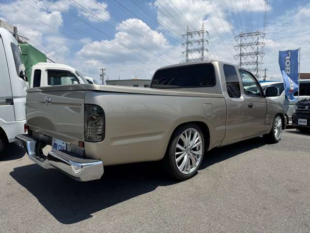 Toyota Hilux 8