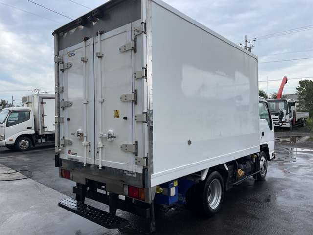 Isuzu Elf 4