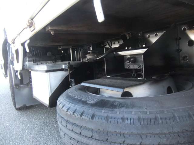 Isuzu Elf 11