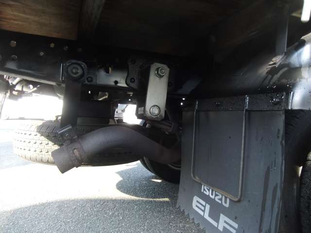 Isuzu Elf 7