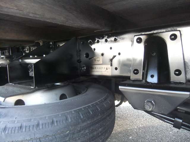 Isuzu Elf 10