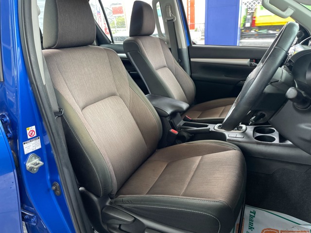 Toyota Hilux 4