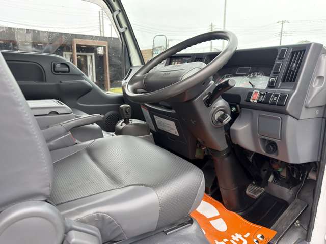 Isuzu Elf 12