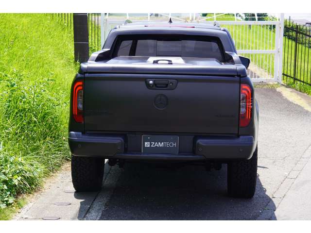 Mercedes-Benz X-Class 11