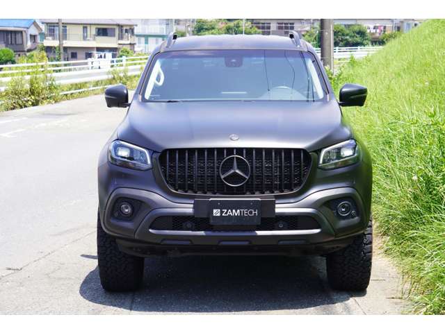 Mercedes-Benz X-Class 8