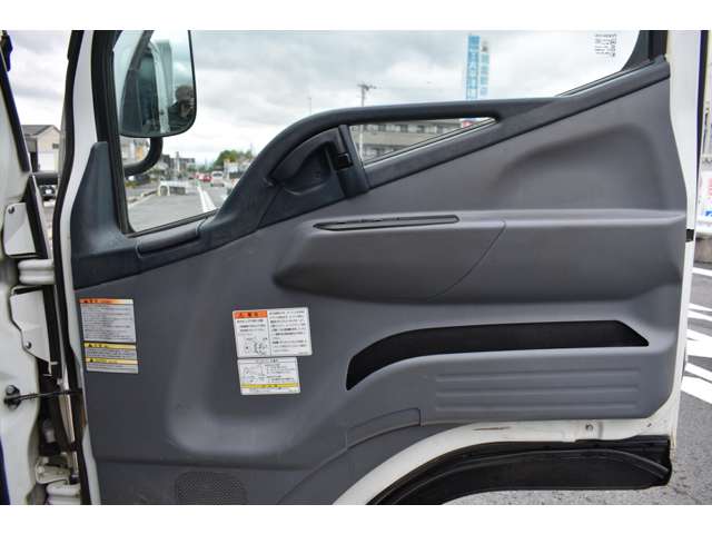 Mitsubishi Fuso Canter 9