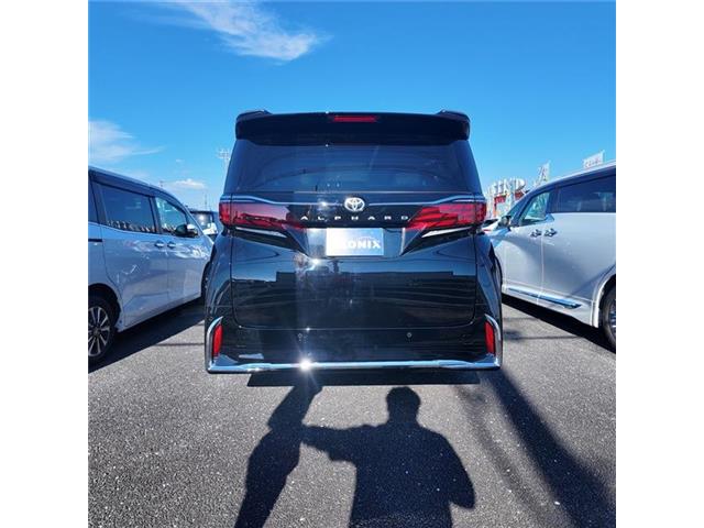 Toyota Alphard 4
