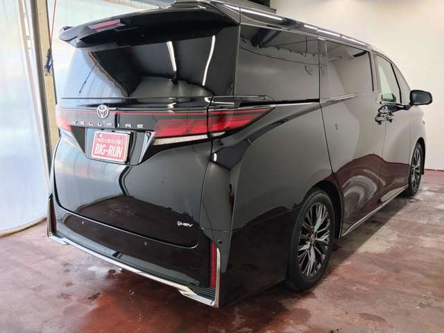 Toyota Vellfire 12
