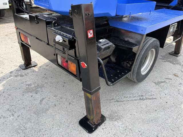 Mitsubishi Fuso Canter 11