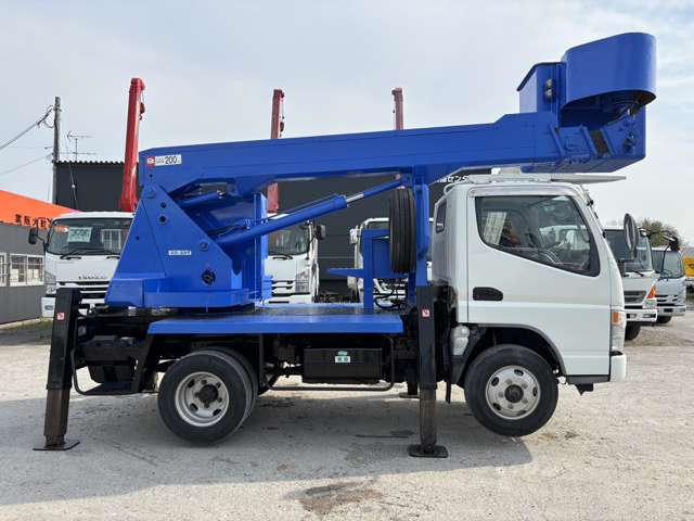 Mitsubishi Fuso Canter 4