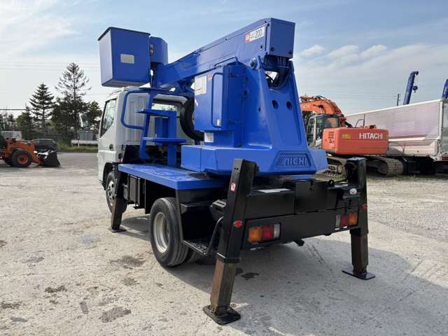 Mitsubishi Fuso Canter 7