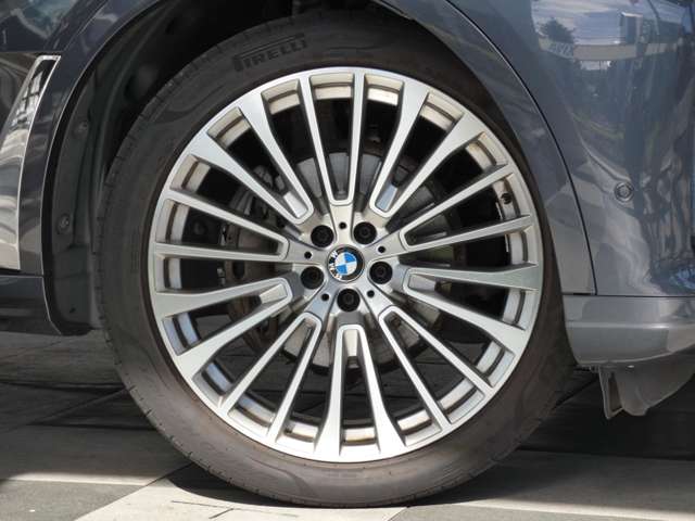 BMW X7 8