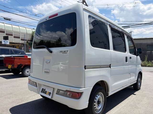 Daihatsu Hijet Cargo 5