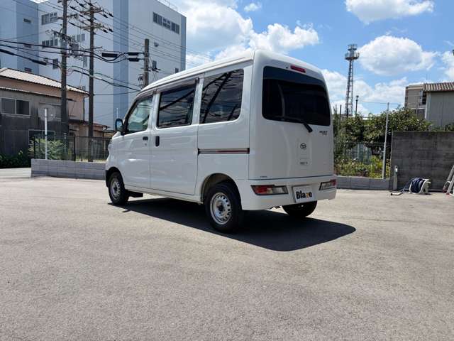Daihatsu Hijet Cargo 7