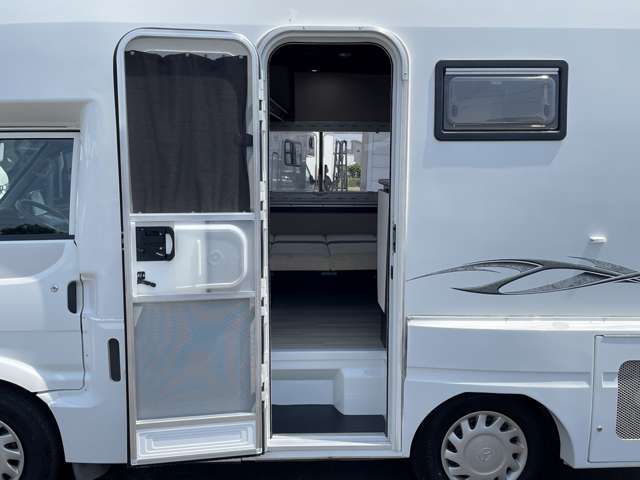 Mazda Bongo Truck 2