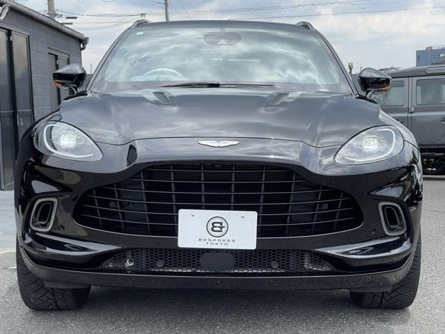 Aston Martin DBX 3