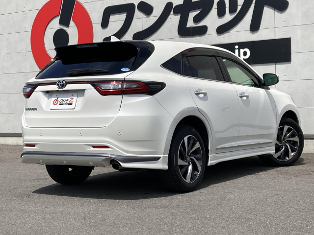 Toyota Harrier 3