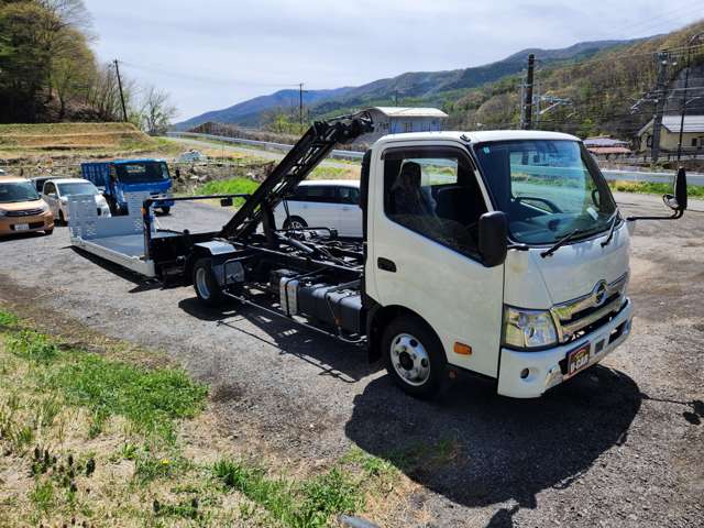 Hino Dutro 12