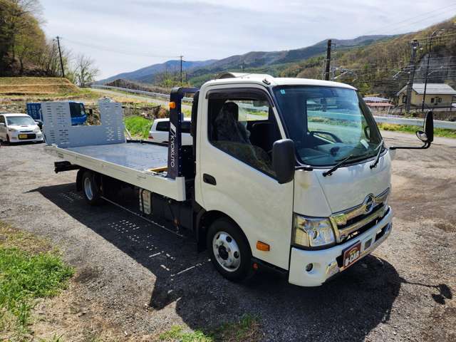 Hino Dutro 3